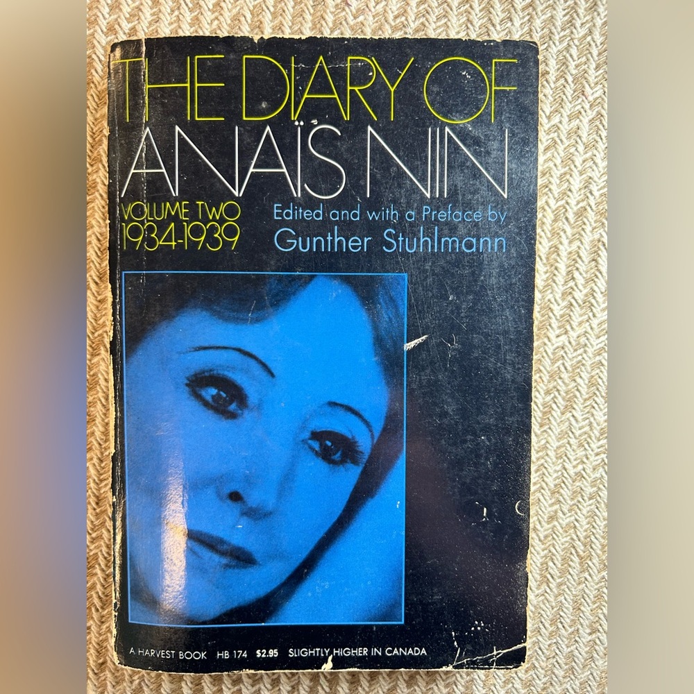 📖 free with purchase 👀